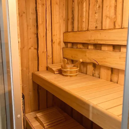 Maison Conviviale à Avec Sauna